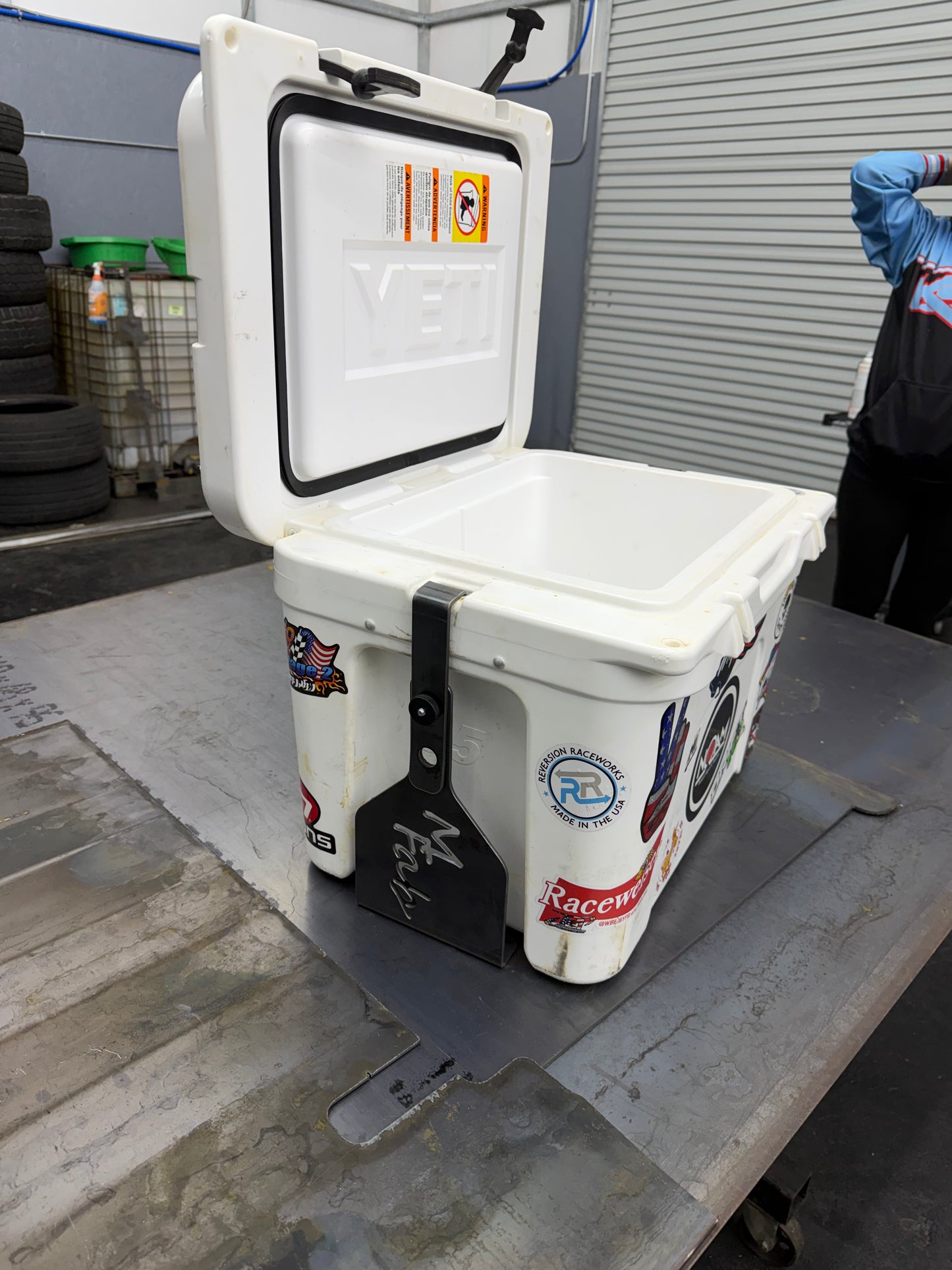 Yeti 35 universal lockable mounts